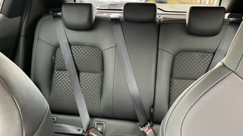 Nissan Juke 1.0 DiG-T N-Connecta 5dr Petrol Hatchback